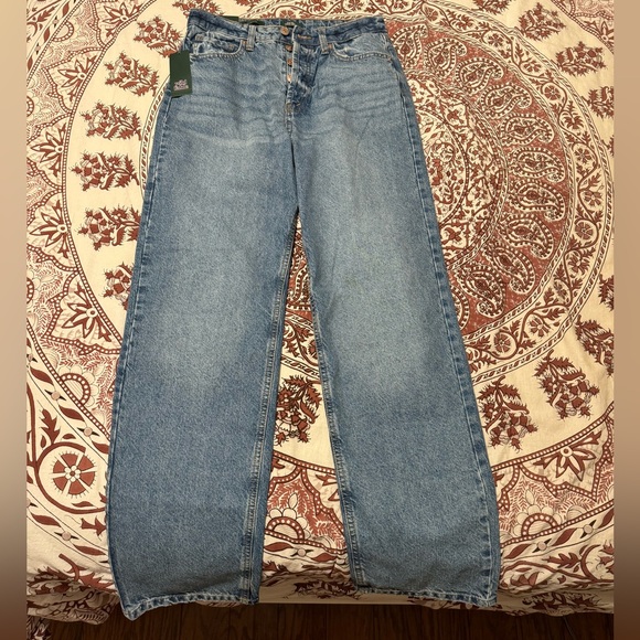 NWT Medium Wash High Rise Straight Jeans - Picture 3 of 7